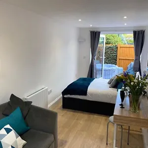  Apartment Stylish 1 Bedroom Outdoor Area And Hot Tub United Kingdom