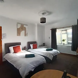 Homestay Geneva - Close To Darlington Train Station, Darlington (Durham)
